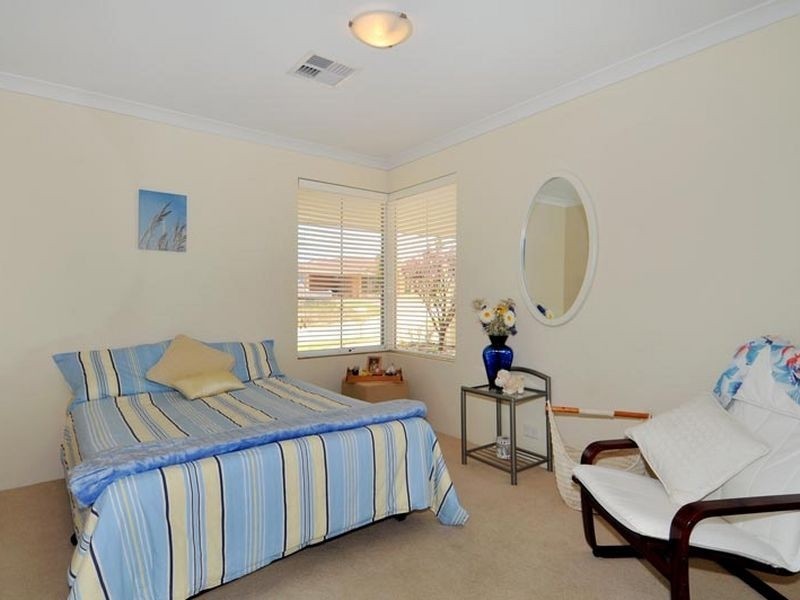 13 Muntries Place, Halls Head WA 6210