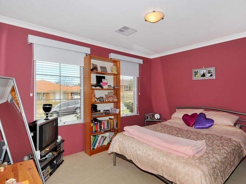 13 Muntries Place, Halls Head WA 6210