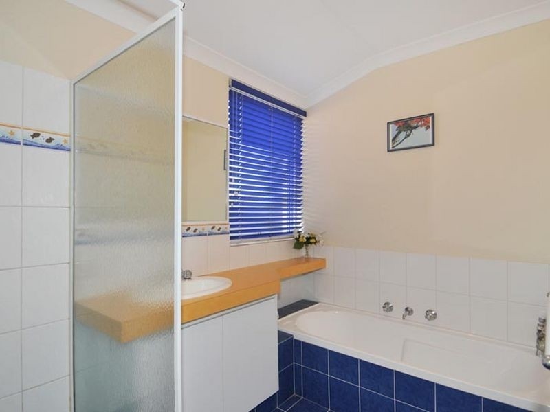 13 Muntries Place, Halls Head WA 6210