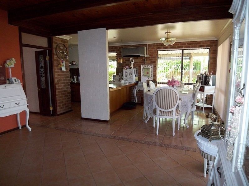 91 Portmarnock Circle, Halls Head WA 6210