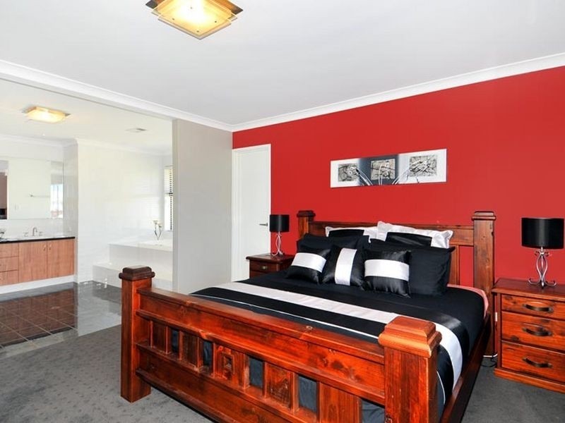 8 Lady Stirling Parade, Madora Bay WA 6210