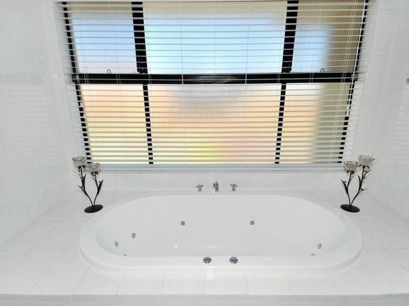 8 Lady Stirling Parade, Madora Bay WA 6210