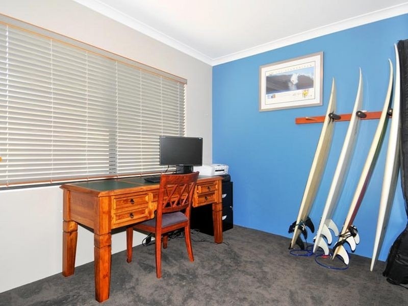 8 Lady Stirling Parade, Madora Bay WA 6210