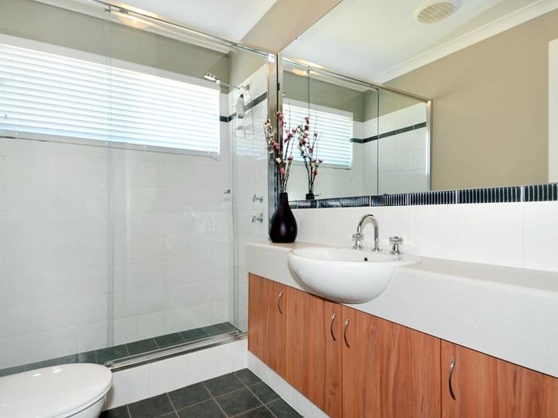 8 Lady Stirling Parade, Madora Bay WA 6210