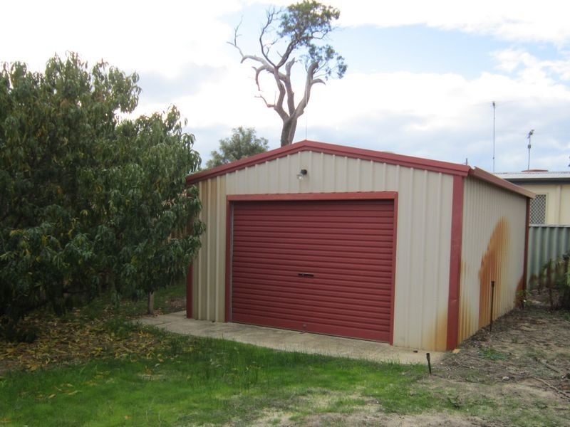 35 Erica Street, Coodanup WA 6210