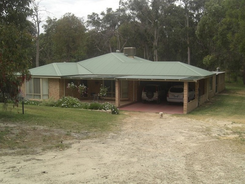 10 Yalgorup Drive, Bouvard WA 6211
