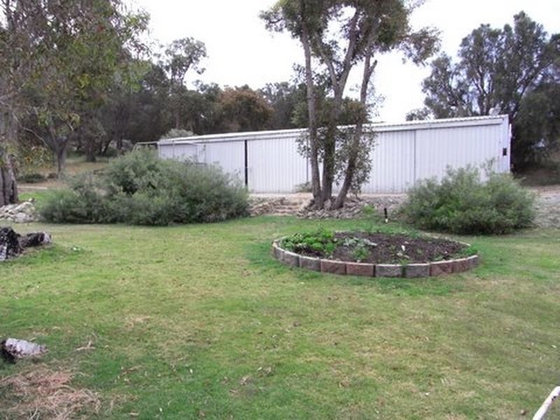 10 Yalgorup Drive, Bouvard WA 6211