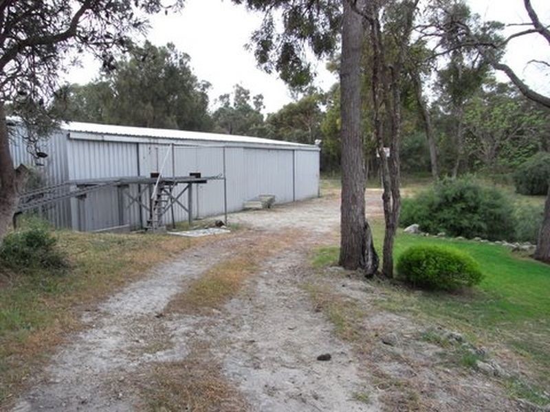 10 Yalgorup Drive, Bouvard WA 6211