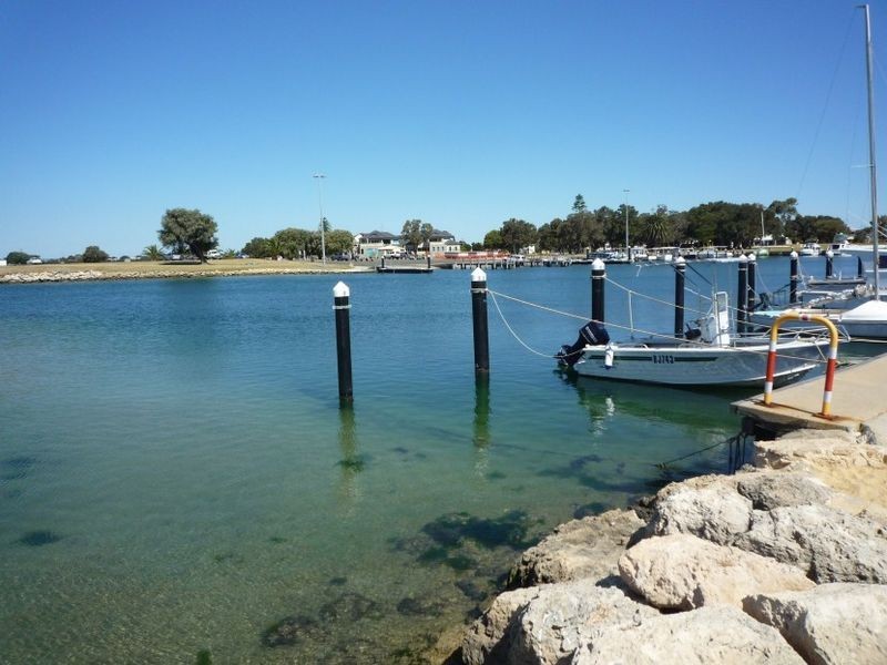 78 Janis Street, Halls Head WA 6210