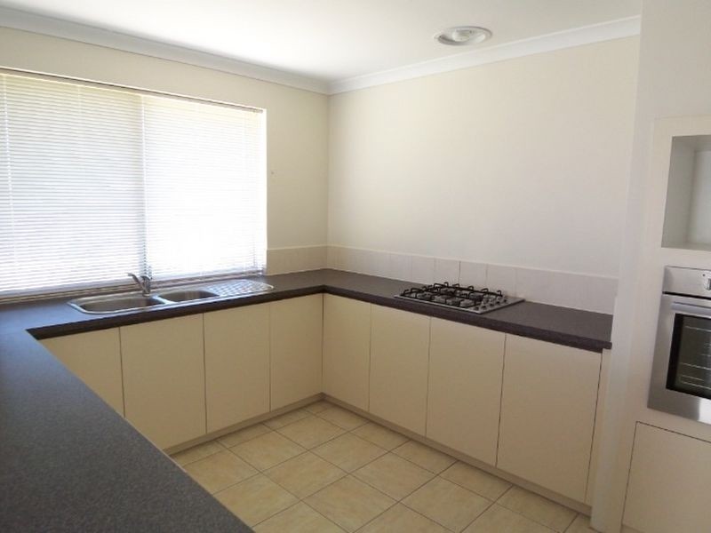 5 Yampi Vale, Secret Harbour WA 6173