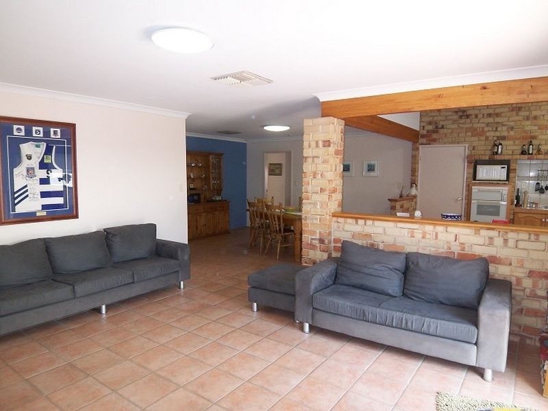 7 Cuvier Place, San Remo WA 6210