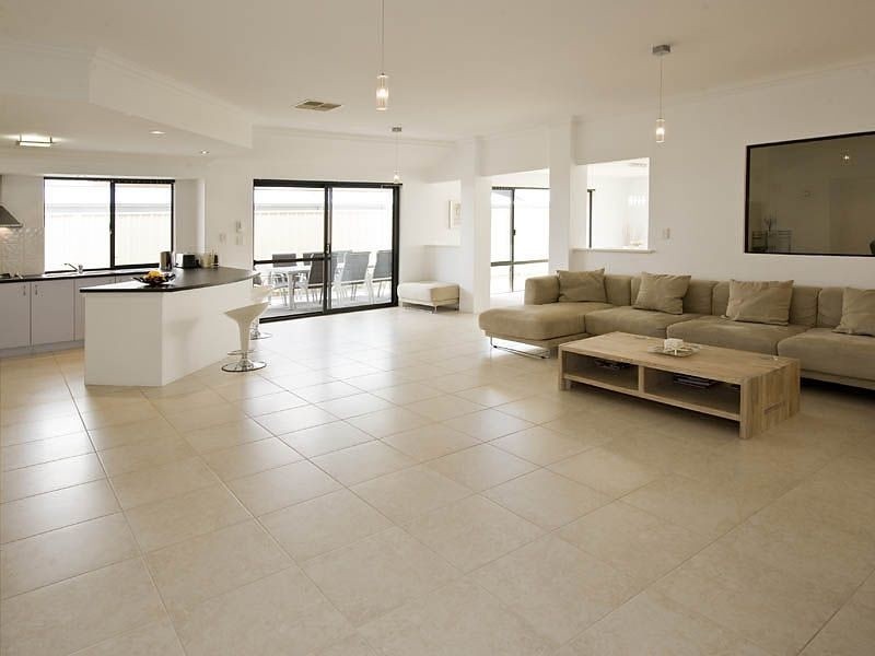 4 Teague Way, Lakelands WA 6210