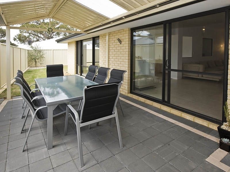 4 Teague Way, Lakelands WA 6210