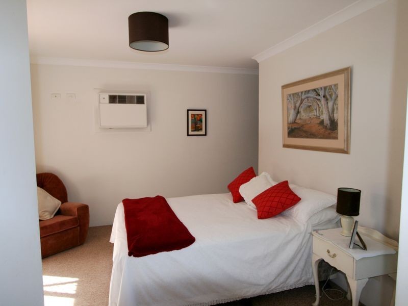 25A Janis Street, Halls Head WA 6210