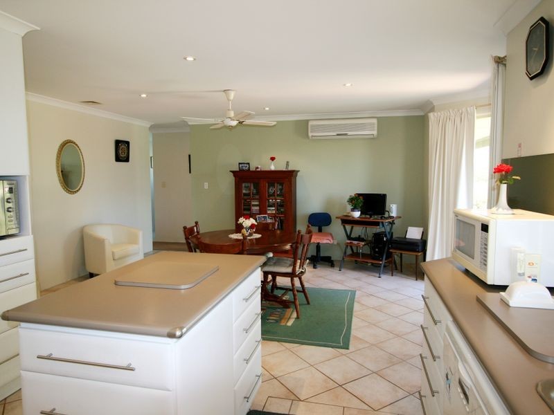 25A Janis Street, Halls Head WA 6210