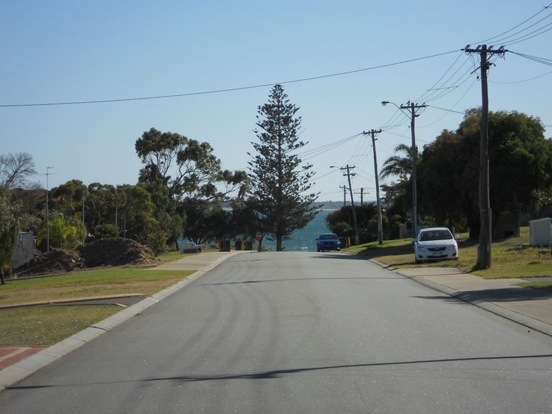25A Janis Street, Halls Head WA 6210