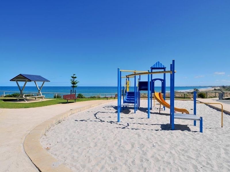 1/139 Ormsby Terrace, Silver Sands WA 6210