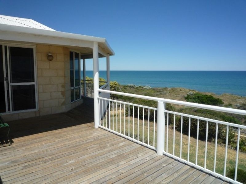 7 Caravel Way, Halls Head WA 6210