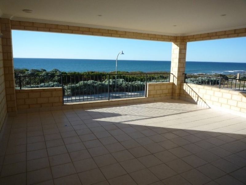100 Boardwalk Boulevarde, Halls Head WA 6210