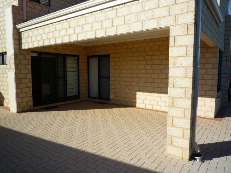 100 Boardwalk Boulevarde, Halls Head WA 6210