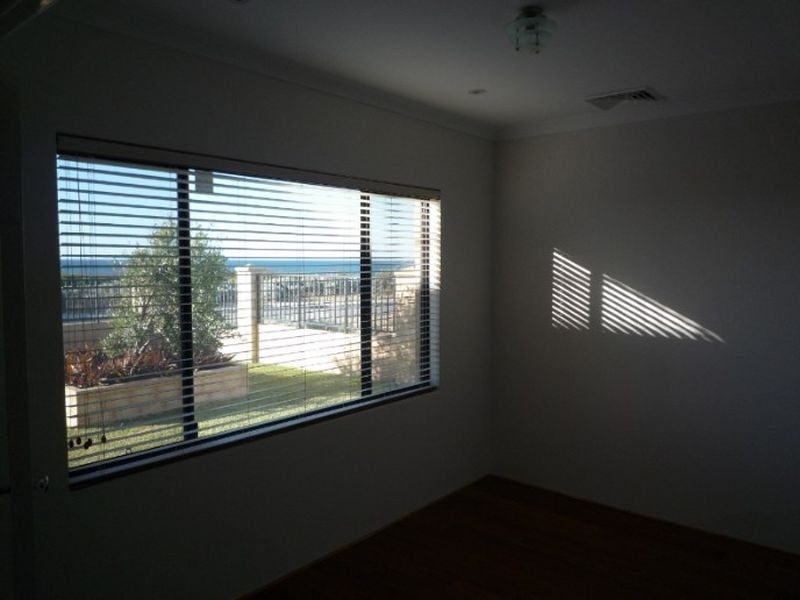 100 Boardwalk Boulevarde, Halls Head WA 6210