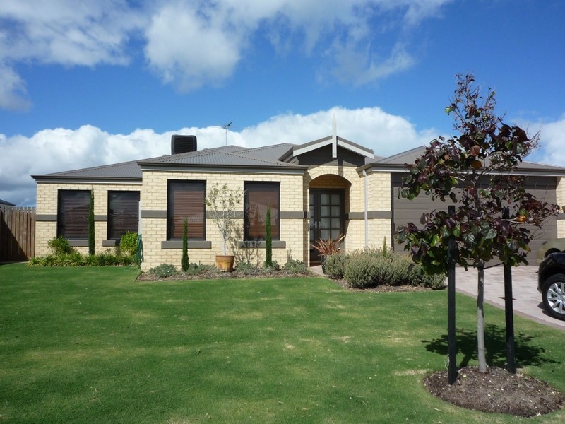 60 Seascapes Boulevard, Halls Head WA 6210