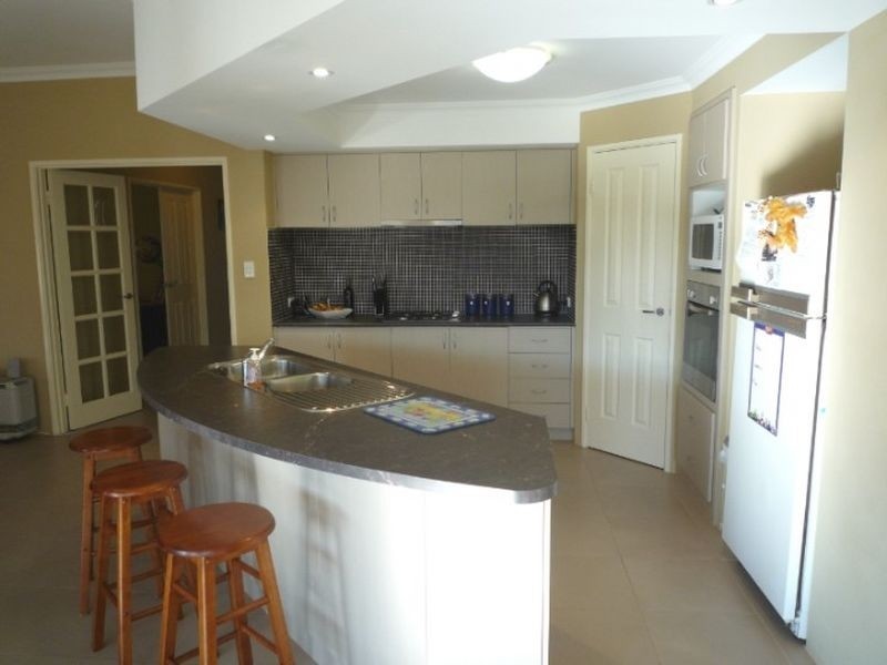 60 Seascapes Boulevard, Halls Head WA 6210