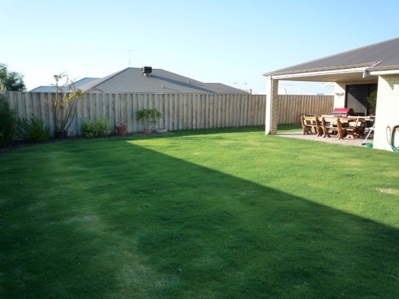 60 Seascapes Boulevard, Halls Head WA 6210