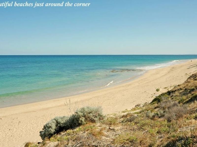 60 Seascapes Boulevard, Halls Head WA 6210