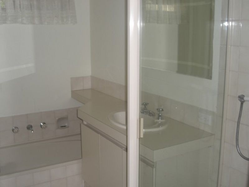 6 Darling Way, Greenfields WA 6210