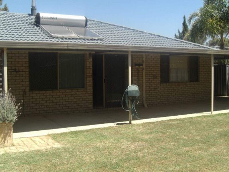 6 Darling Way, Greenfields WA 6210