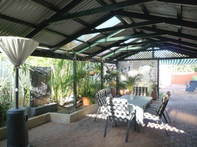 4 Rosebud Place, Halls Head WA 6210