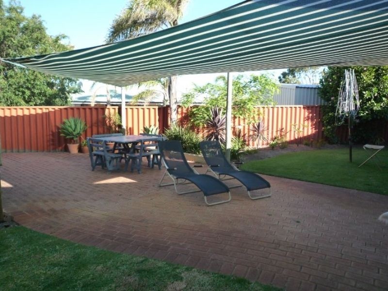 4 Rosebud Place, Halls Head WA 6210