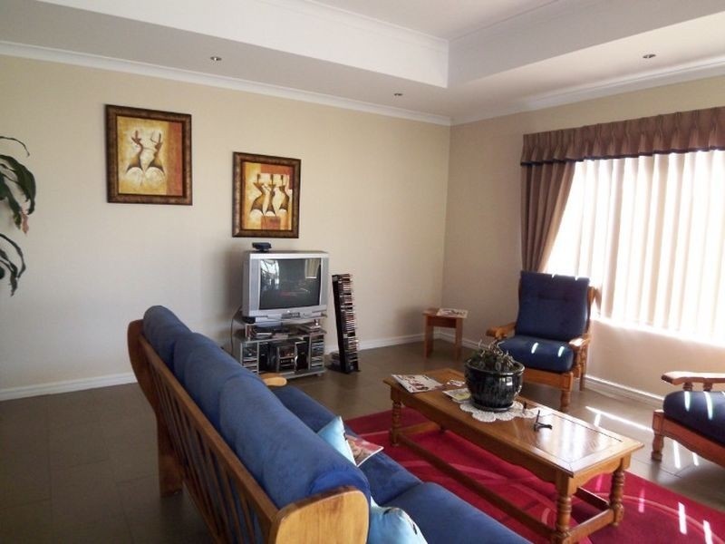 55 Newport Drive, Dudley Park WA 6210