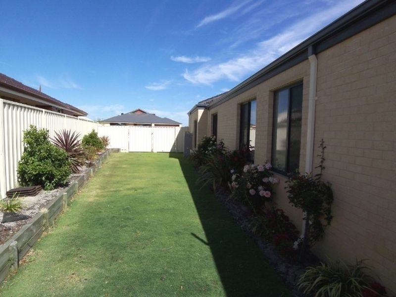 55 Newport Drive, Dudley Park WA 6210