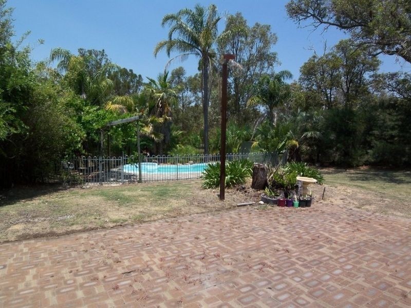 1 Marri Court, Barragup WA 6210