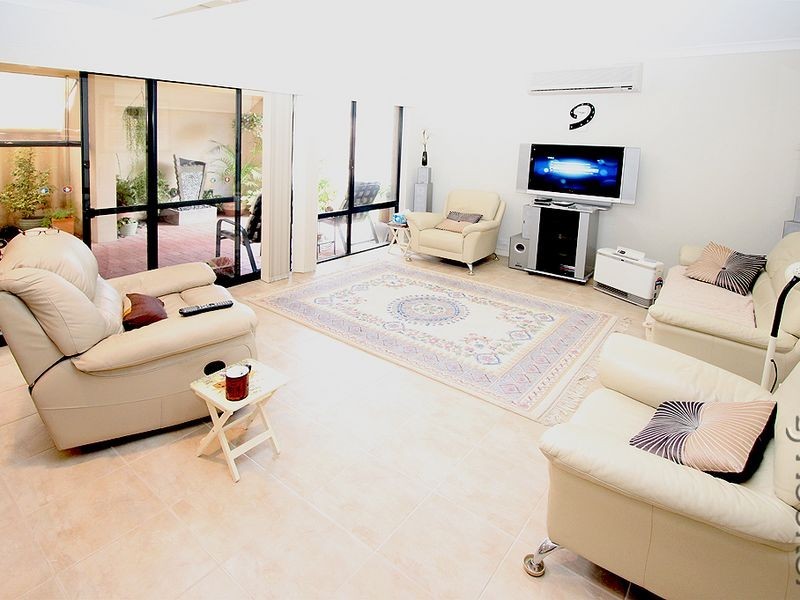 2/59 Tuckey Street, Mandurah WA 6210