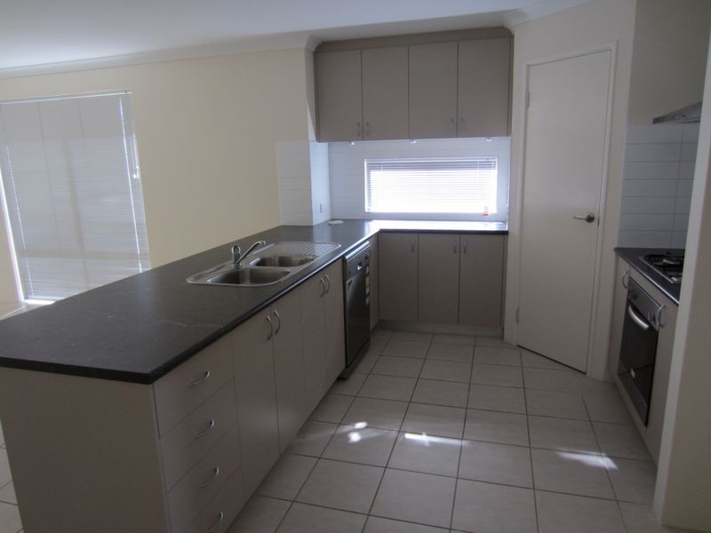 18 Sequin Close, Meadow Springs WA 6210