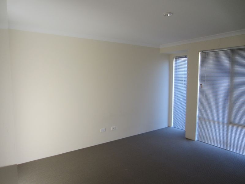 18 Sequin Close, Meadow Springs WA 6210