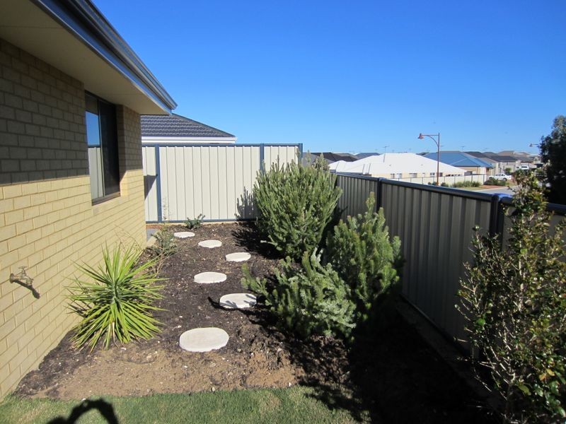 18 Sequin Close, Meadow Springs WA 6210