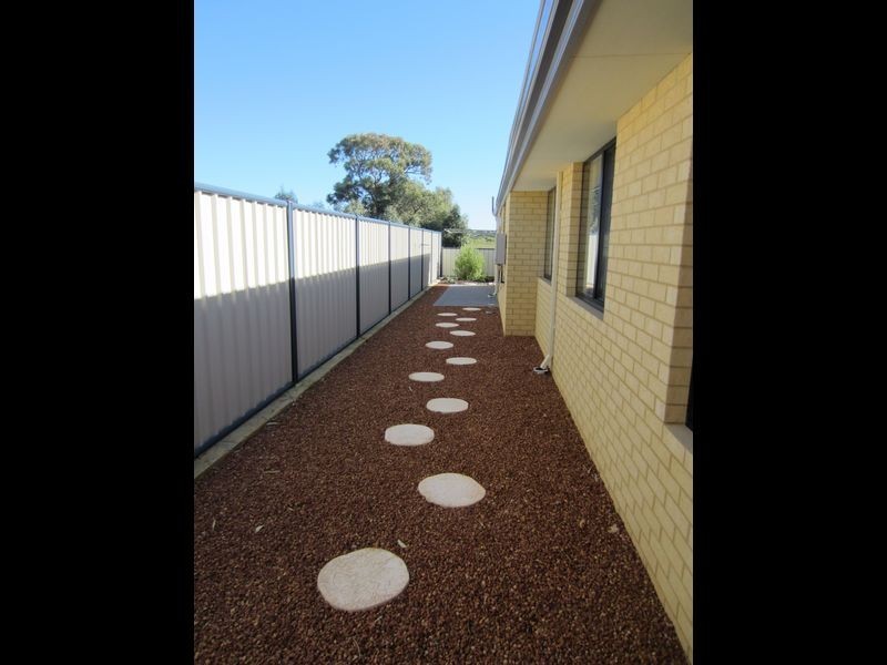 18 Sequin Close, Meadow Springs WA 6210