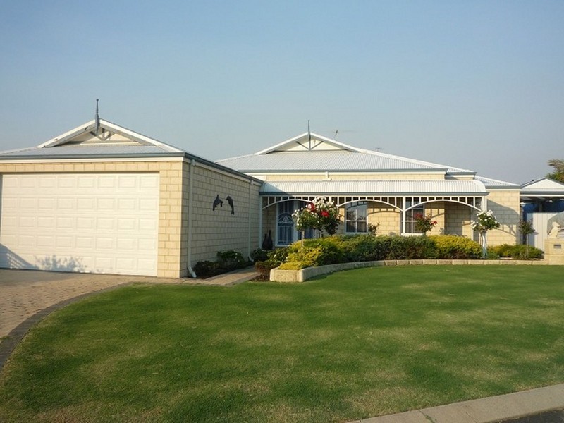 8 Dory Close, Halls Head WA 6210