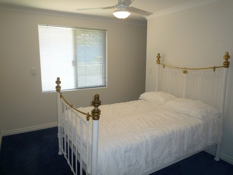 8 Dory Close, Halls Head WA 6210