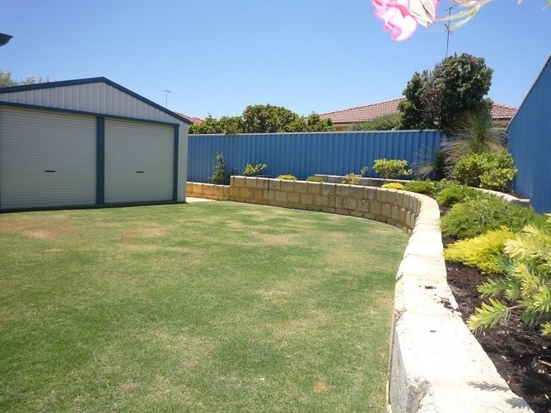 8 Dory Close, Halls Head WA 6210