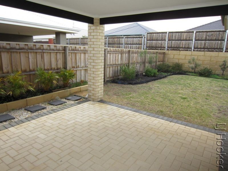 309 Peelwood Parade, Halls Head WA 6210