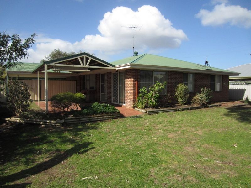 9 LaGrange Place, Meadow Springs WA 6210