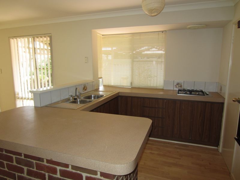 9 LaGrange Place, Meadow Springs WA 6210