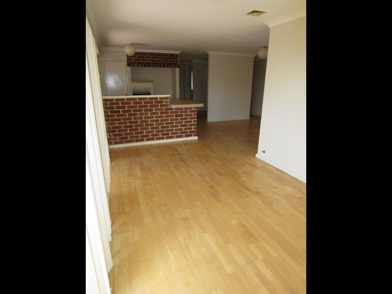 9 LaGrange Place, Meadow Springs WA 6210