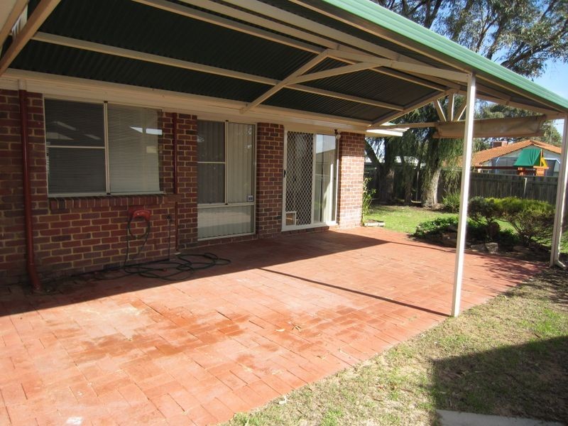 9 LaGrange Place, Meadow Springs WA 6210