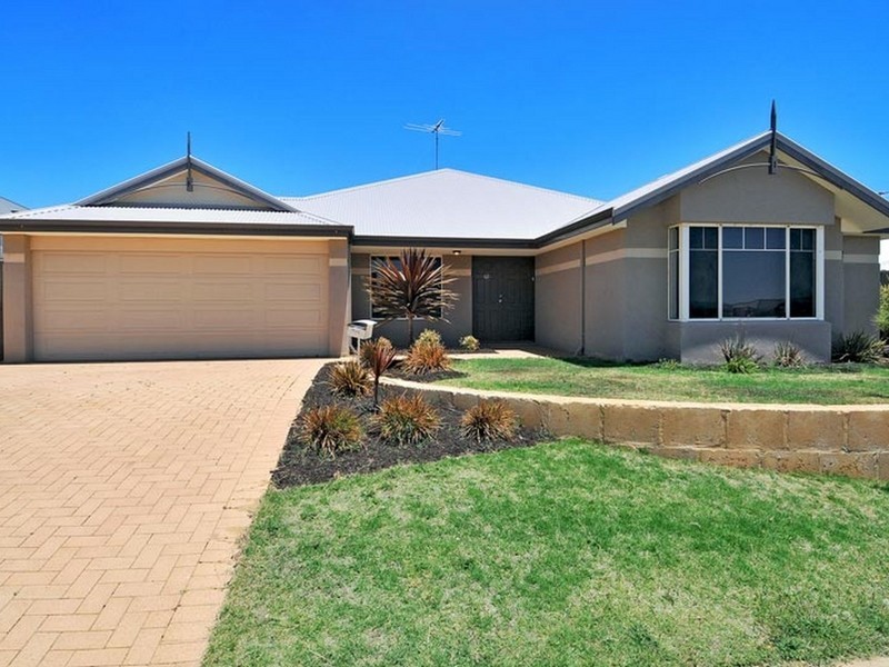 46 Buttercup Parkway, Halls Head WA 6210